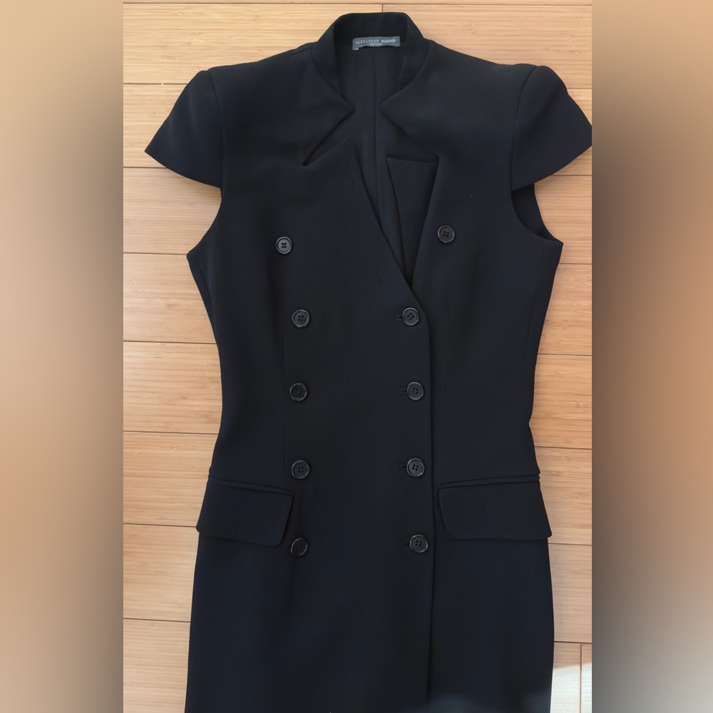 Alexander, McQueen‘s sleeveless double breasted tuxedo dress EUC - Picture 5 of 11